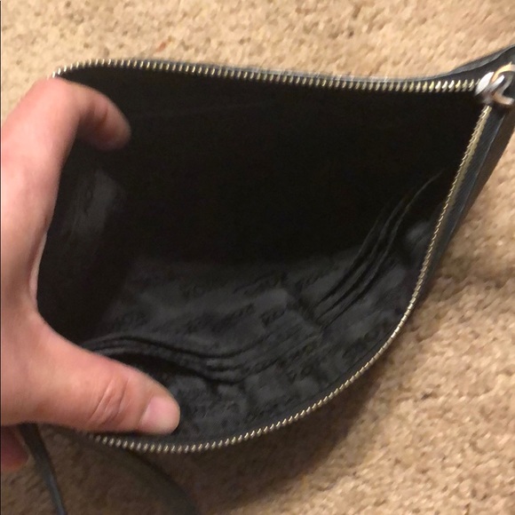 Excellent condition large MK crossbody - Picture 4 of 7